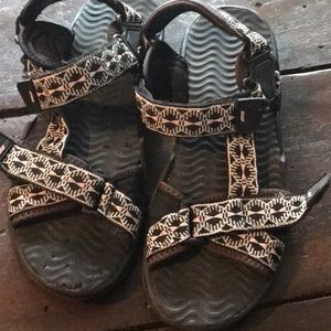 Avia size 9 Sandals